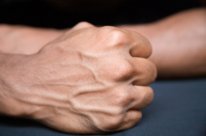 Does knuckle cracking cause arthritis?
